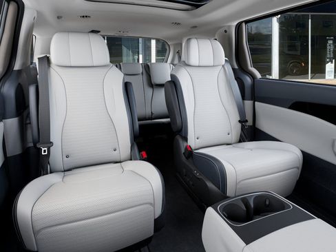 New 2026 Kia Carnival SX Prestige image 16