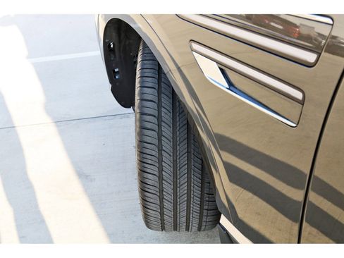 Used 2025 Genesis GV80 2.5T Prestige image 31