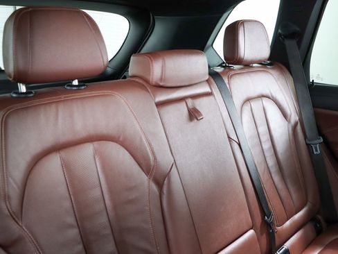 Used 2022 BMW X5 sDrive40i w/ Premium Package image 28