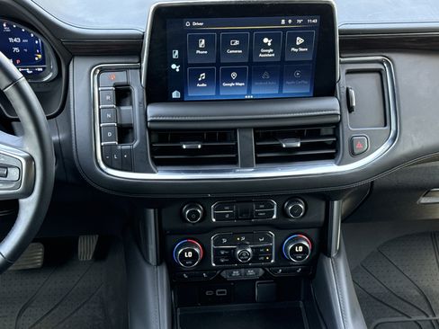 Used 2024 Chevrolet Suburban LT w/ Luxury Package image 29