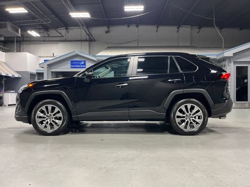 Used 2022 Toyota RAV4 Limited w/ Limited Grade Weather Package AWD/4WD image 4