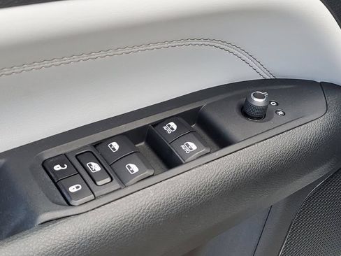 Used 2023 Jeep Compass Limited w/ Sun and Sound Group AWD/4WD image 26