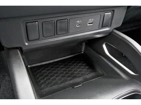 Certified 2024 Nissan Frontier SV image 23