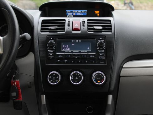 Used 2015 Subaru Forester 2.5i Premium w/ All-Weather Package AWD/4WD image 20