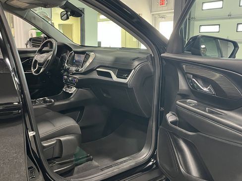 Certified 2023 GMC Terrain SLE w/ Driver Convenience Package image 8