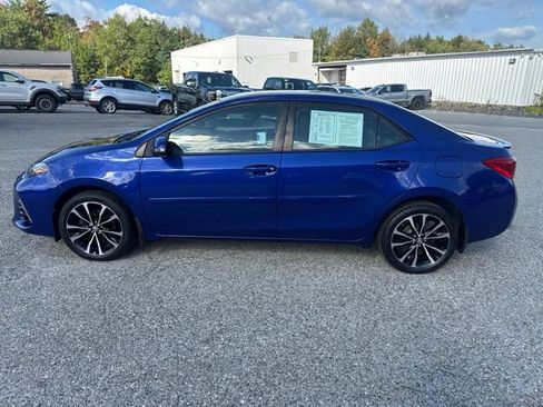 Used 2017 Toyota Corolla SE w/ Carpet Mat Package (TMS) FWD image 2