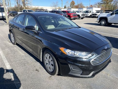Used 2019 Ford Fusion S image 11