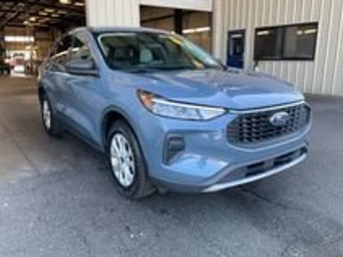 Used 2023 Ford Escape Active AWD/4WD image 2