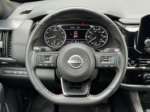 Used 2025 Nissan Pathfinder Rock Creek AWD/4WD image 15