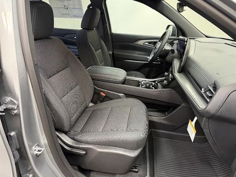New 2026 Chevrolet Traverse LT w/ LPO, Floor Liner Package FWD image 11