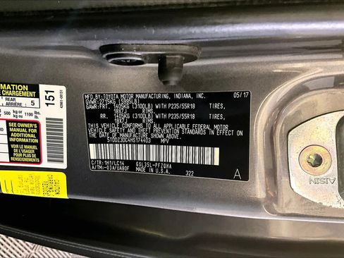 Used 2017 Toyota Sienna XLE w/ XLE Navigation Package AWD/4WD image 34
