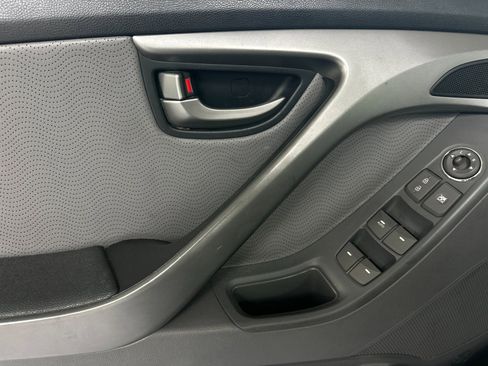 Used 2013 Hyundai Elantra Limited image 10