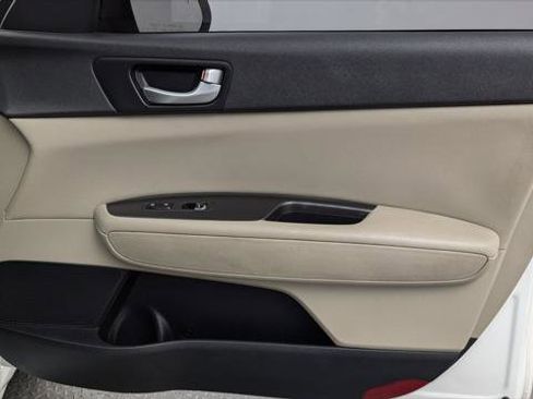 Used 2018 Kia Optima LX image 22