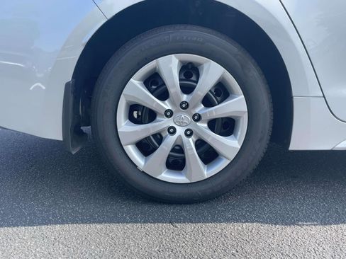 Used 2026 Toyota Corolla LE FWD image 7