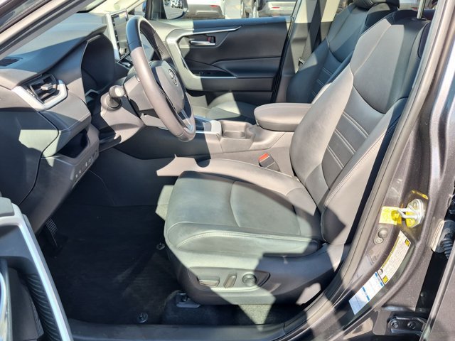 Certified 2021 Toyota RAV4 XLE Premium AWD/4WD image 9