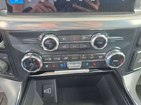 New 2025 Ford F150 Lariat w/ Equipment Group 501A Mid image 17