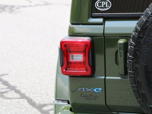 Used 2024 Jeep Wrangler High Altitude AWD/4WD image 5