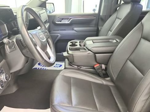 Used 2025 GMC Sierra 1500 SLT AWD/4WD image 10