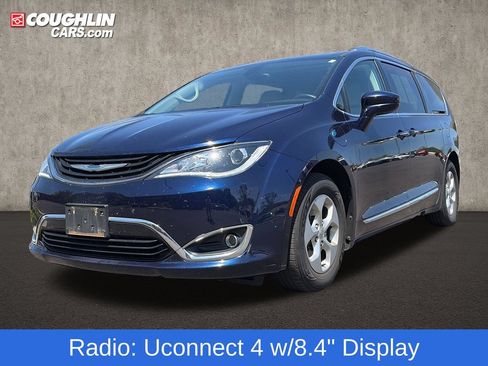 Used 2018 Chrysler Pacifica Touring-L FWD image 4