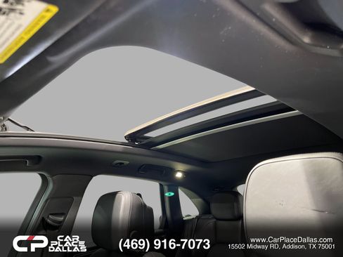 Used 2018 Porsche Macan AWD/4WD image 39