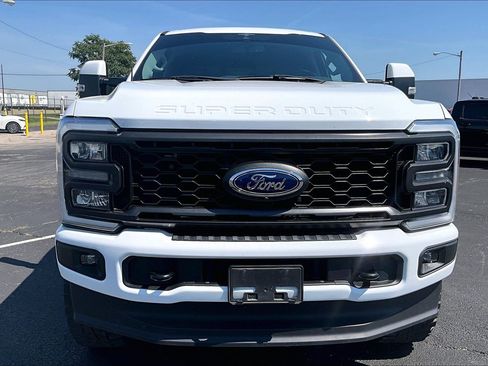 Used 2023 Ford F250 Lariat w/ Sport Appearance Package AWD/4WD image 4