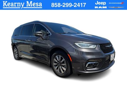 Used 2021 Chrysler Pacifica Touring-L