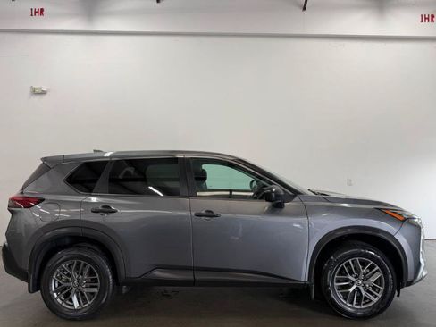 Used 2021 Nissan Rogue S FWD image 2
