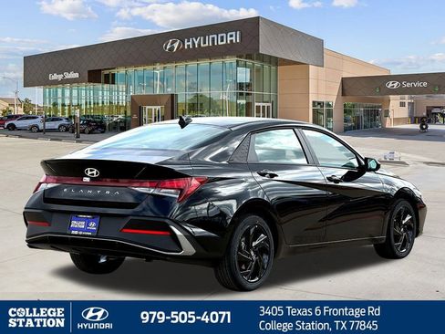 New 2026 Hyundai Elantra Sport FWD image 10