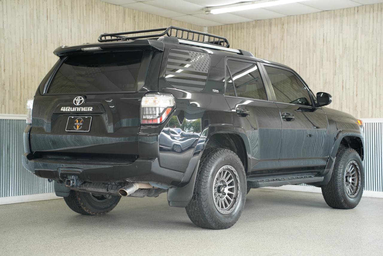 Used 2022 Toyota 4Runner SR5 Premium w/ Moonroof Package AWD/4WD image 10