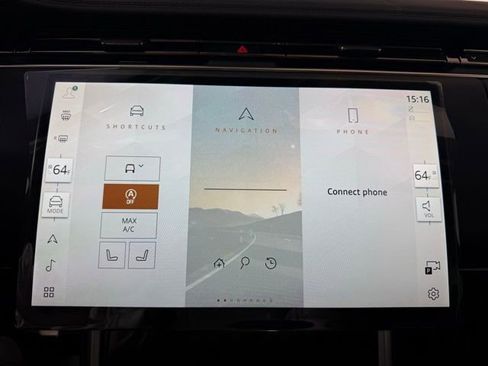 New 2025 Land Rover Range Rover SE image 17