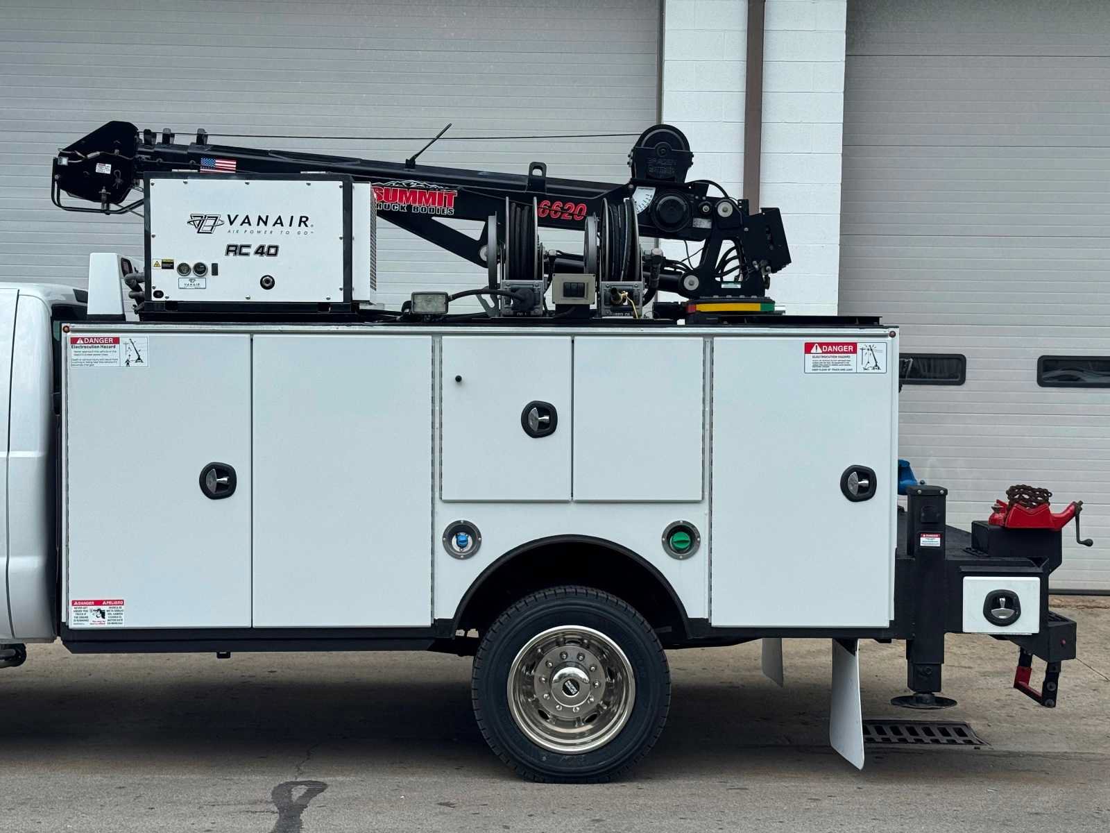 Used 2016 Ford F550 2WD Regular Cab Super Duty image 9