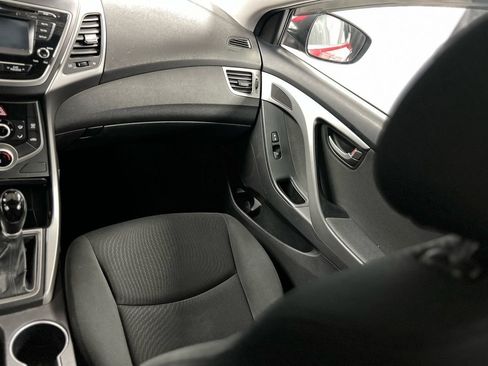 Used 2015 Hyundai Elantra SE w/ Option Group 03 image 16