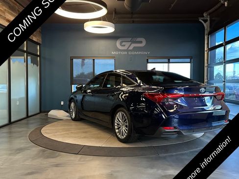 Used 2022 Toyota Avalon Limited w/ Advanced Safety Package FWD image 5