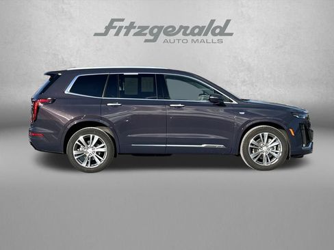 Certified 2025 Cadillac XT6 Premium Luxury image 3