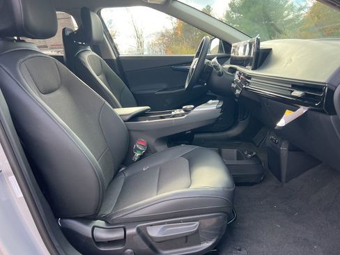 New 2025 Kia EV6 Light w/ Light LR Technology Package image 14
