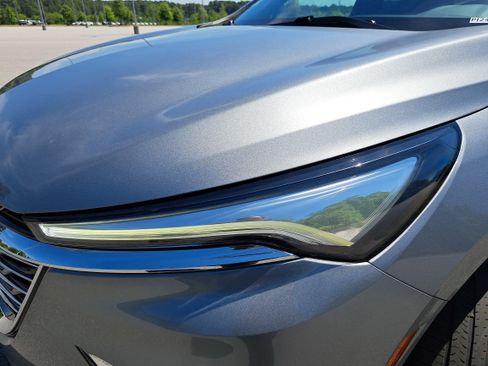 Used 2023 Buick Enclave Essence AWD/4WD image 30