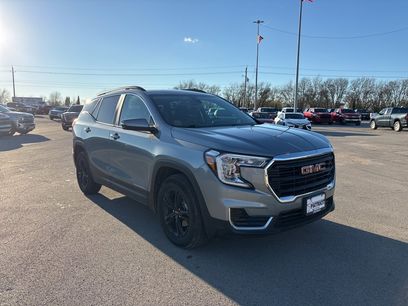 Used 2024 GMC Terrain SLE w/ Driver Convenience Package