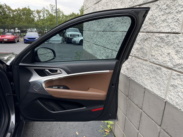 Used 2021 Genesis G70 3.3T RWD image 39
