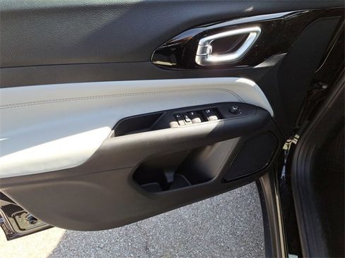 New 2026 Jeep Compass Limited image 18