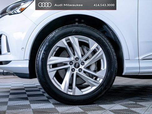Used 2023 Audi Q7 3.0T Premium w/ Convenience Package AWD/4WD image 9