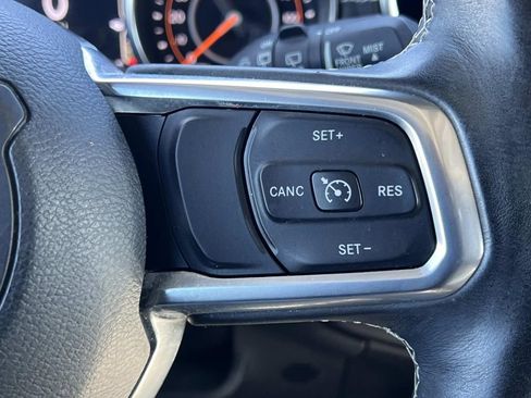 Used 2019 Jeep Wrangler Unlimited Sahara AWD/4WD image 23