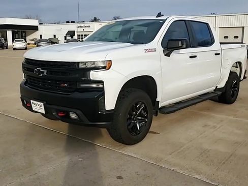 Used 2021 Chevrolet Silverado 1500 LT Trail Boss w/ Convenience Package II image 4