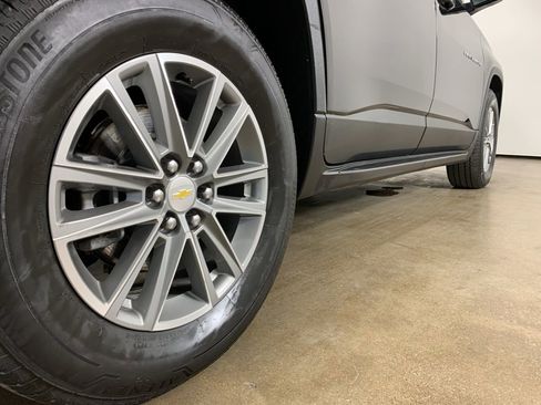 Used 2022 Chevrolet Traverse LT w/ LPO, 'HIT The Road' Package image 9