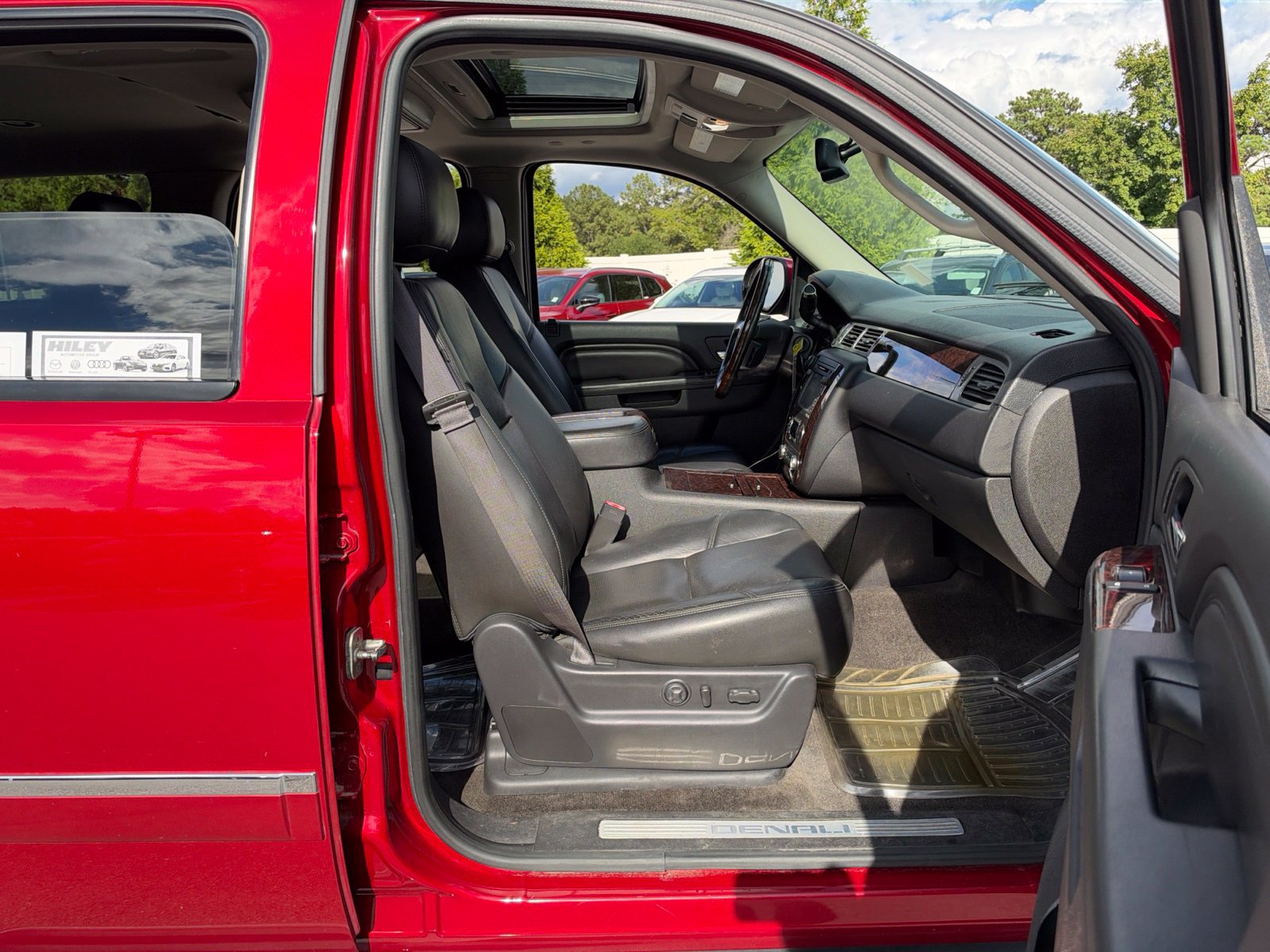 Used 2013 GMC Yukon Denali AWD/4WD image 36