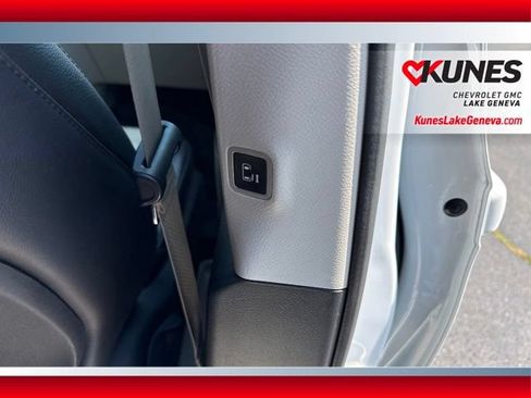 Used 2019 Chrysler Pacifica Touring-L FWD image 19