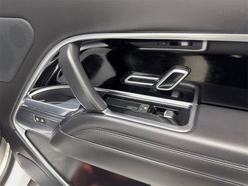 Used 2023 Land Rover Range Rover SE image 42