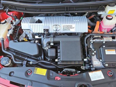 Used 2015 Toyota Prius Three FWD image 28