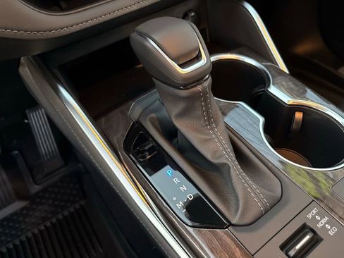 Used 2026 Toyota Highlander Limited image 17