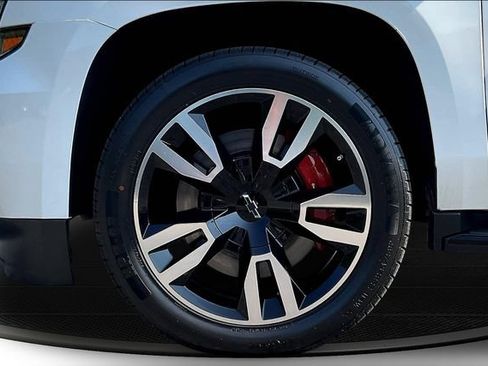 Used 2019 Chevrolet Suburban Premier w/ RST 6.2L Performance Edition AWD/4WD image 36