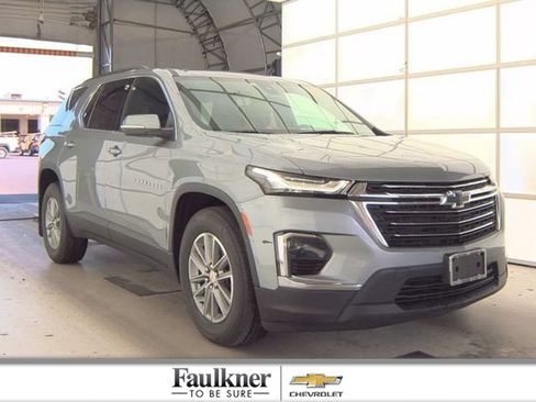 Used 2023 Chevrolet Traverse LT AWD/4WD image 1